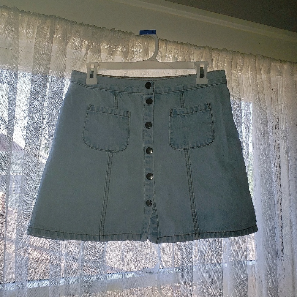 uo light wash denim skirt